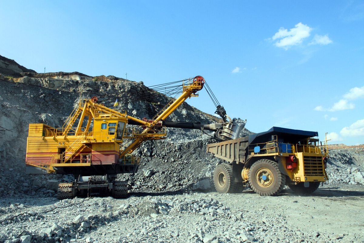 Geologists Uncover $6 Trillion Iron Deposit Geologists Uncover $6 Trillion Iron Deposit