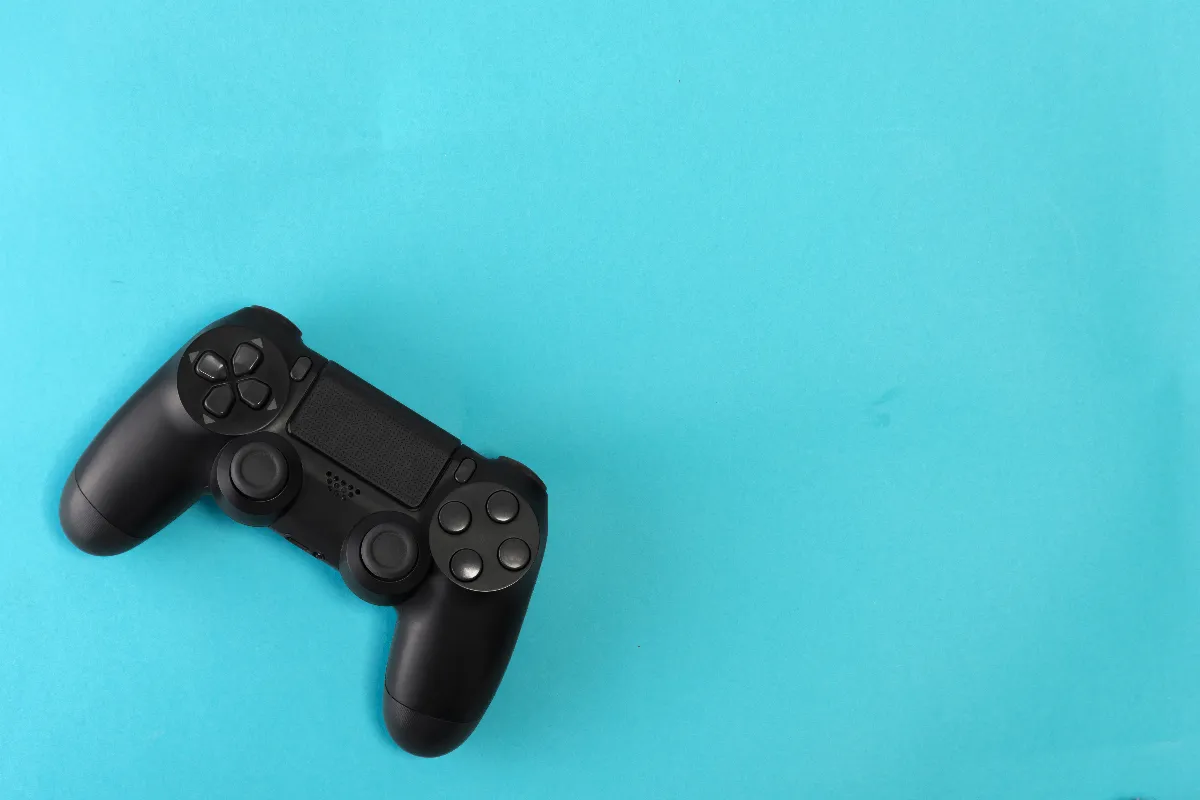 peut-on-jouer-a-la-ps5-avec-ses-manettes-de-ps4