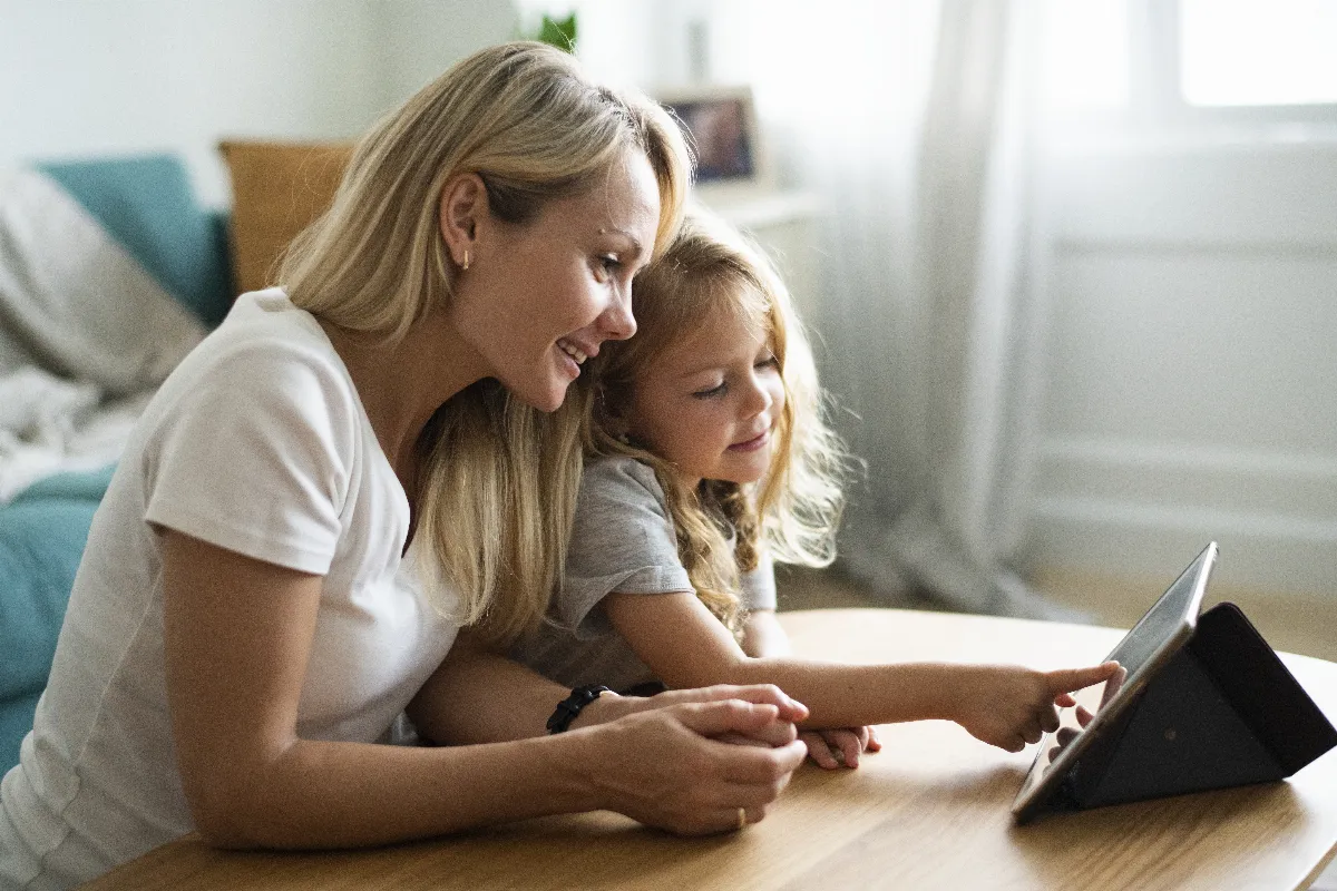 tablette-enfant-comment-choisir-une-tablette-enfant-securisee-et-educative