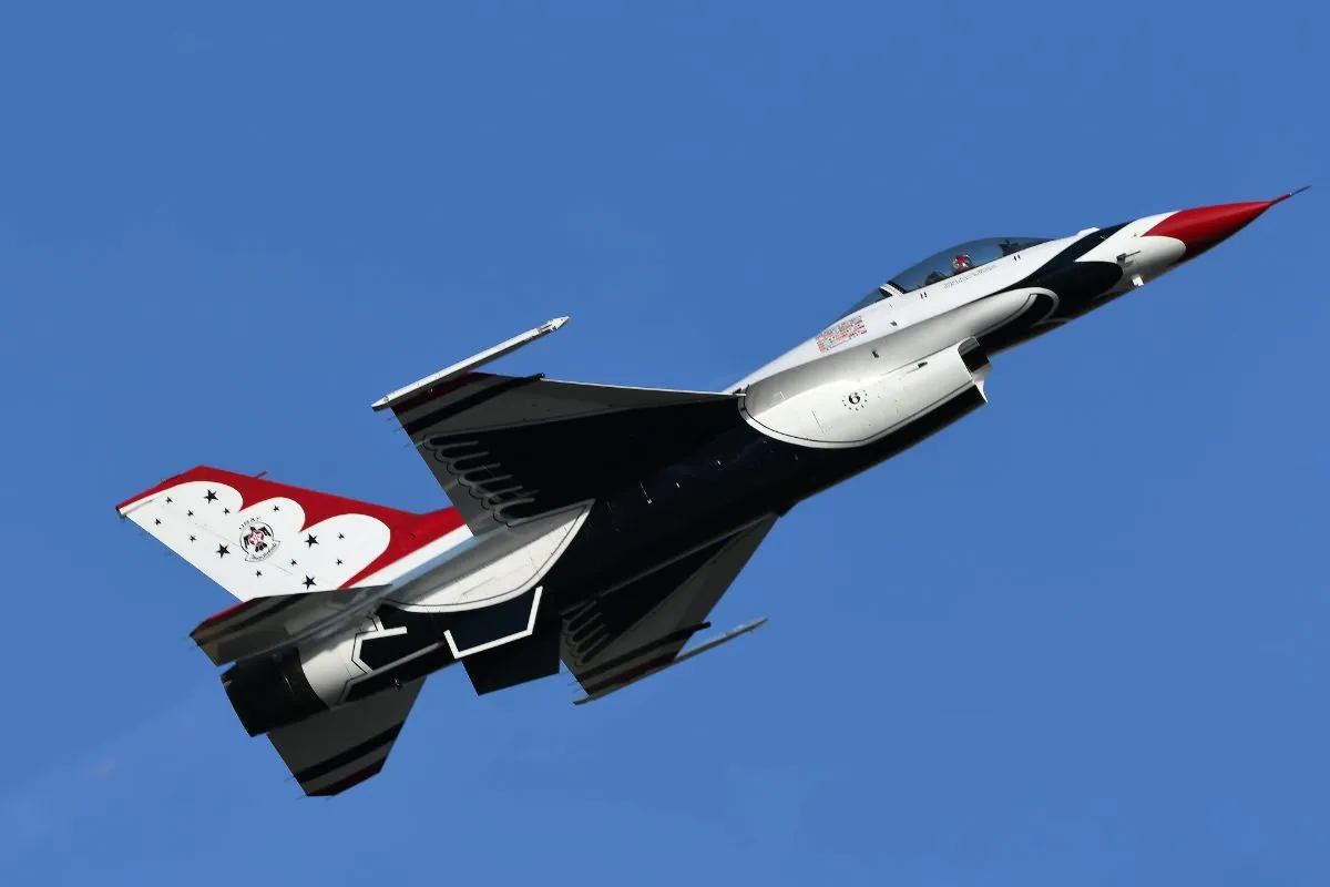 Chine prête à tout pour vendre son avion de chasse